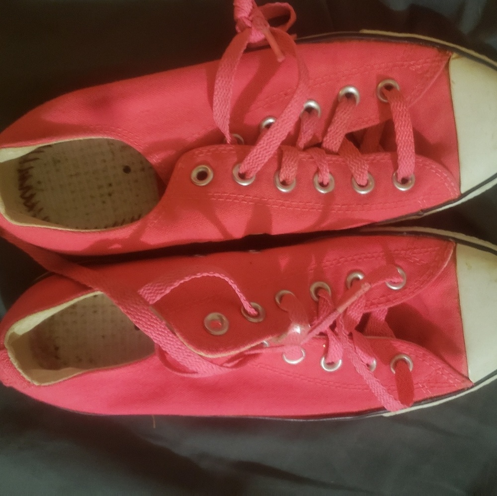 NEON PINK CONVERSE SIZE 10